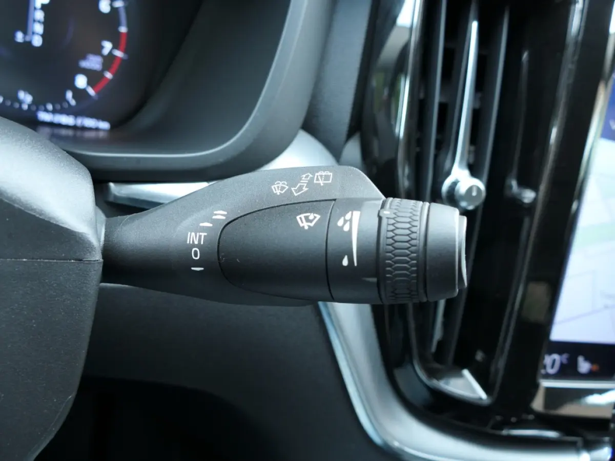 T5 AUT Momentum / Sport Leer / Blis / Apple CarPlay
