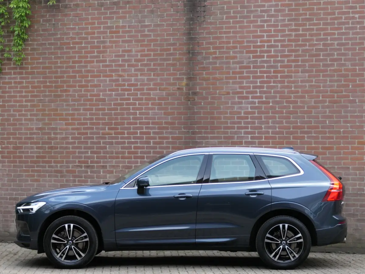 T5 AUT Momentum / Sport Leer / Blis / Apple CarPlay