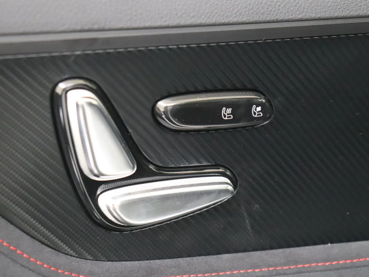 Brabus 100 kWh / Memory-Stoelen / 360Graden-Camera / Smartphone-Intergratie /