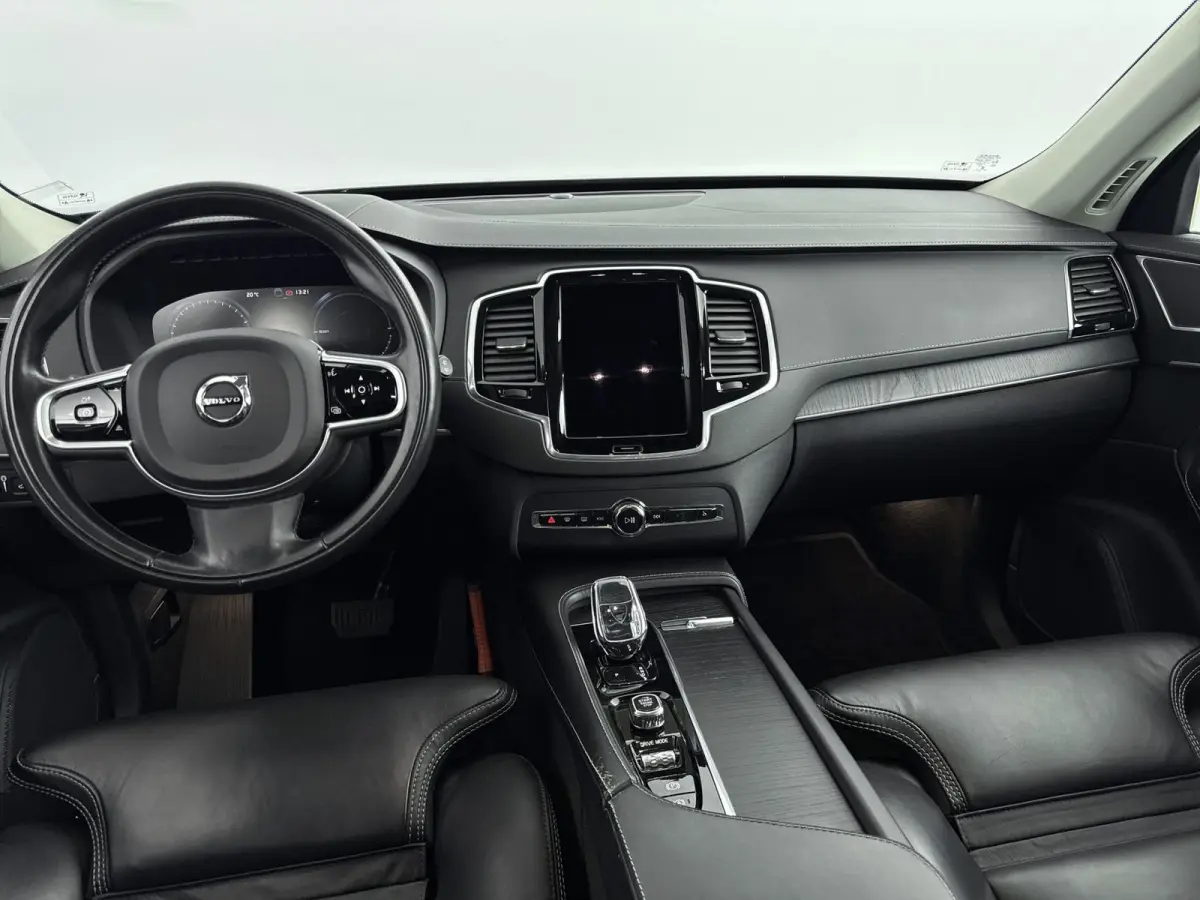 2.0 T8 Twin Engine AWD Inscription Intro Edition | Trekhaak | Keyless | BLIS | PDC V+A en Camera | Stoelgeheugen | Stoel + Stuurverwarming |