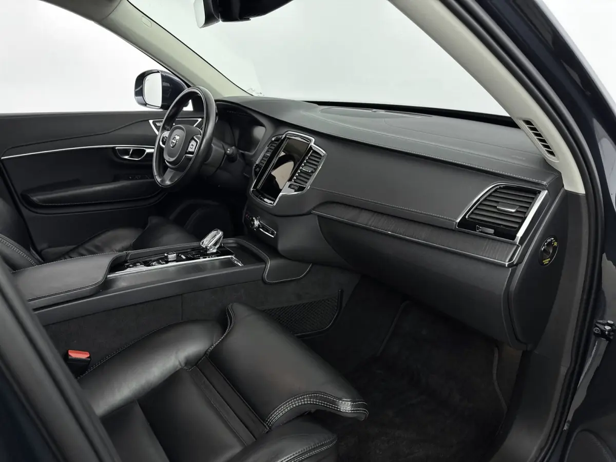 2.0 T8 Twin Engine AWD Inscription Intro Edition | Trekhaak | Keyless | BLIS | PDC V+A en Camera | Stoelgeheugen | Stoel + Stuurverwarming |