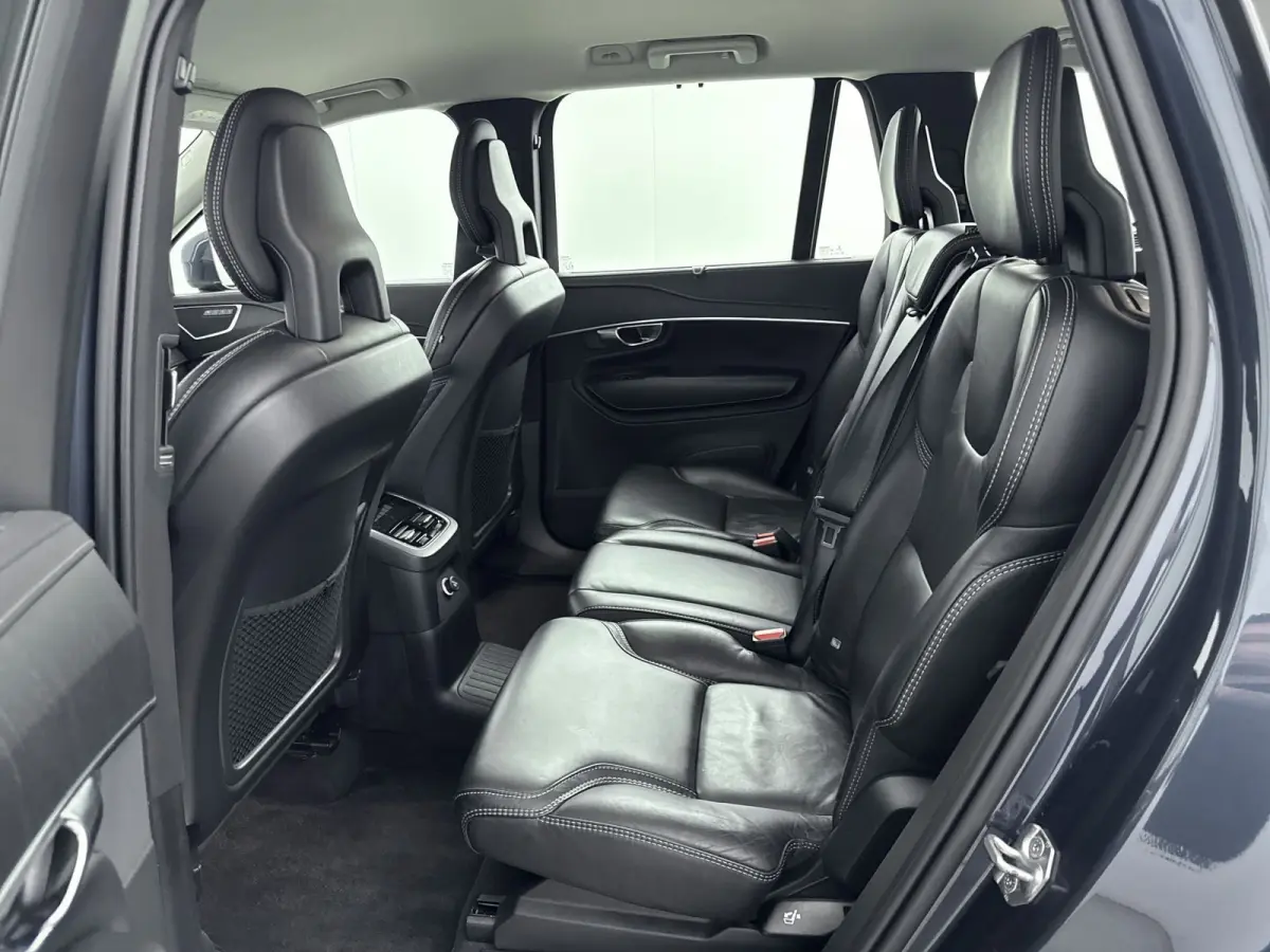 2.0 T8 Twin Engine AWD Inscription Intro Edition | Trekhaak | Keyless | BLIS | PDC V+A en Camera | Stoelgeheugen | Stoel + Stuurverwarming |
