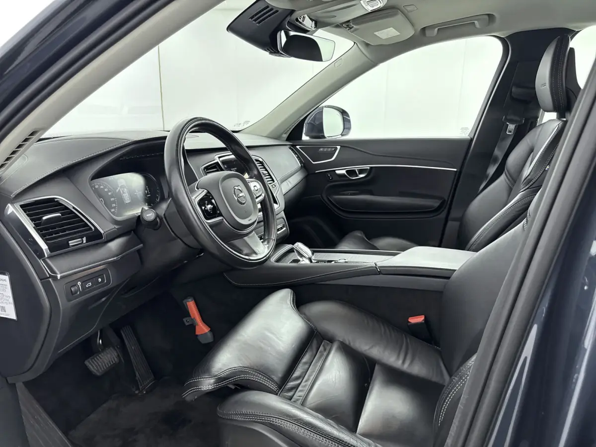 2.0 T8 Twin Engine AWD Inscription Intro Edition | Trekhaak | Keyless | BLIS | PDC V+A en Camera | Stoelgeheugen | Stoel + Stuurverwarming |