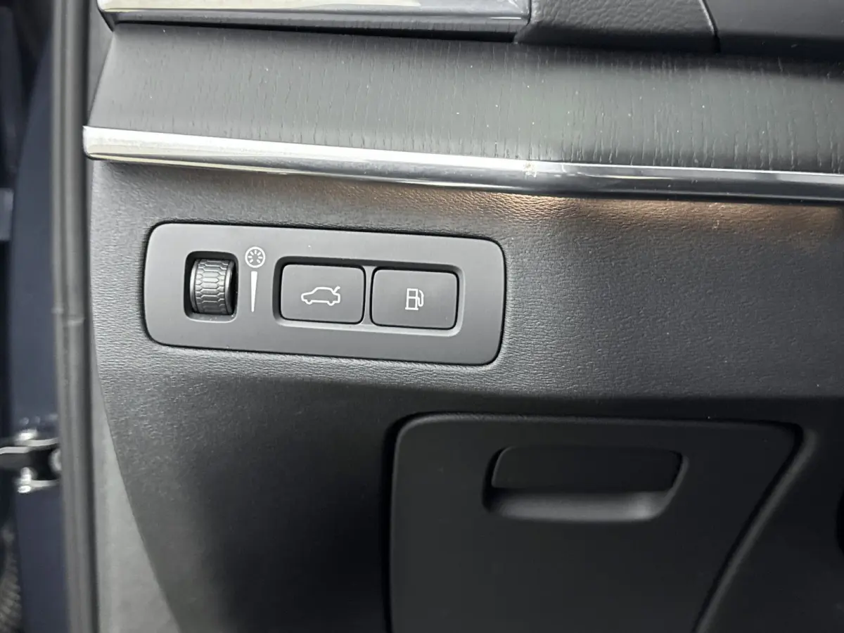 2.0 T8 Twin Engine AWD Inscription Intro Edition | Trekhaak | Keyless | BLIS | PDC V+A en Camera | Stoelgeheugen | Stoel + Stuurverwarming |