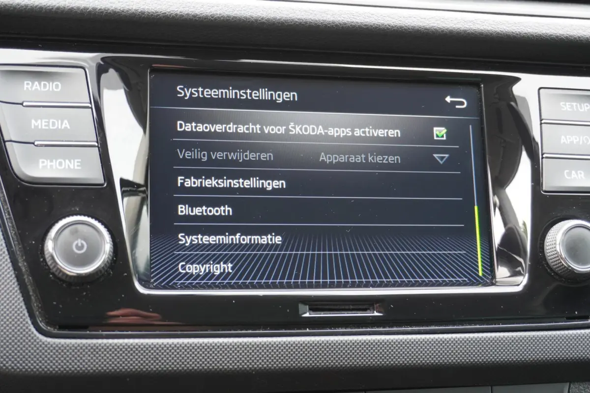 1.0 TSI 95pk Ambition | SmartLink | Airco | Cruise Control
