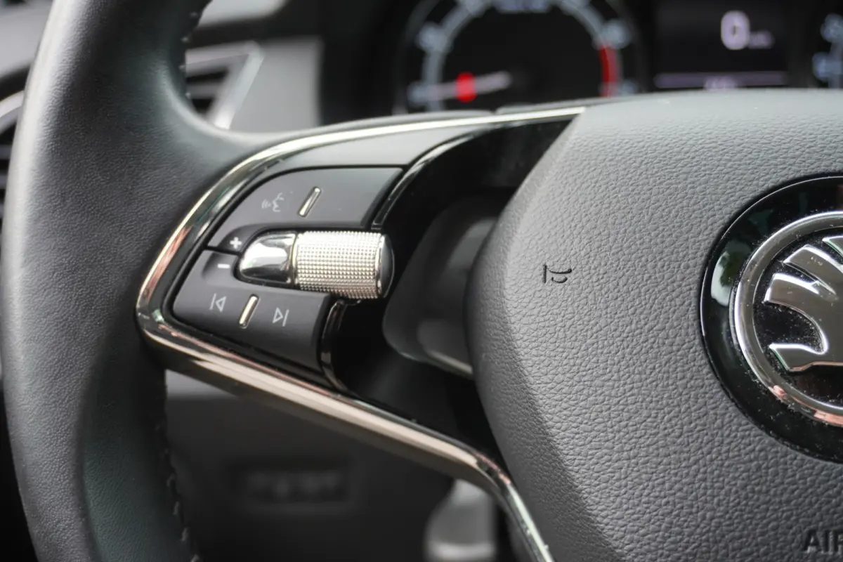 1.0 TSI 95pk Ambition | SmartLink | Airco | Cruise Control