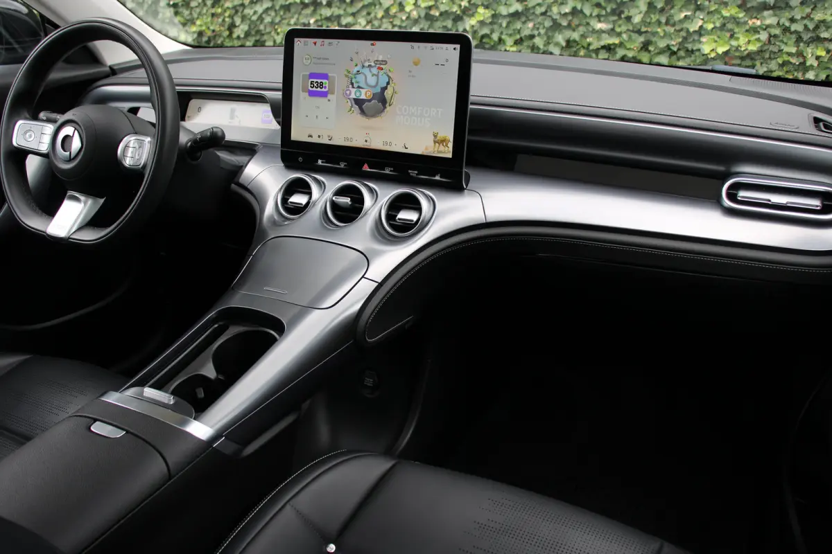 Pro+ 66 kWh | PANO DAK | 360 CAMERA | STOEL/STUUR VERWARMING | CARPLAY | ELEKTR STOEL | ELEKTR KLEP | DEALER OH!