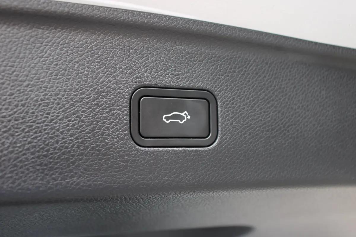 Pro+ 66 kWh | PANO DAK | 360 CAMERA | STOEL/STUUR VERWARMING | CARPLAY | ELEKTR STOEL | ELEKTR KLEP | DEALER OH!