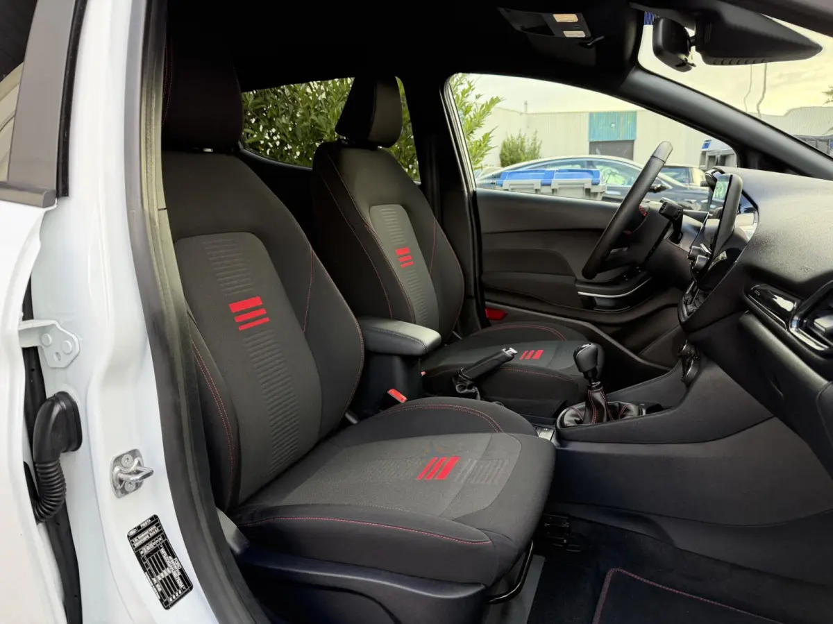 1.0 HYBRID ST-LINE X | CARPLAY | ALL-SEASON | BTW