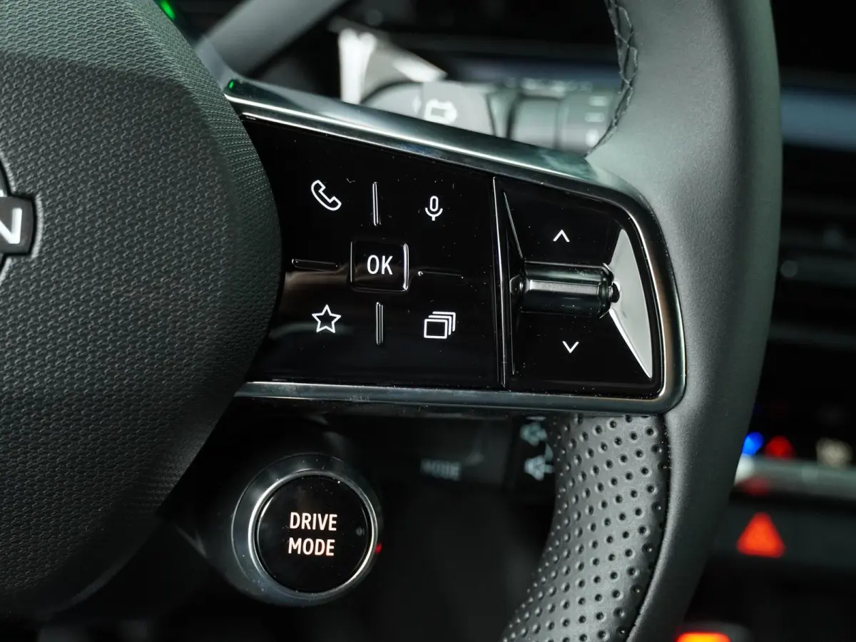 EVOLVE 52 kWh | € 5.000,- voorraadvoordeel!! | Direct beschikbaar | Harman Kardon | Google build-in | Stoelverwarming |