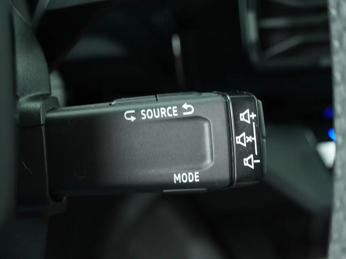 EVOLVE 52 kWh | € 5.000,- voorraadvoordeel!! | Direct beschikbaar | Harman Kardon | Google build-in | Stoelverwarming |