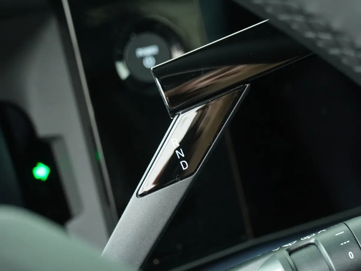 EVOLVE 52 kWh | € 5.000,- voorraadvoordeel!! | Direct beschikbaar | Harman Kardon | Google build-in | Stoelverwarming |