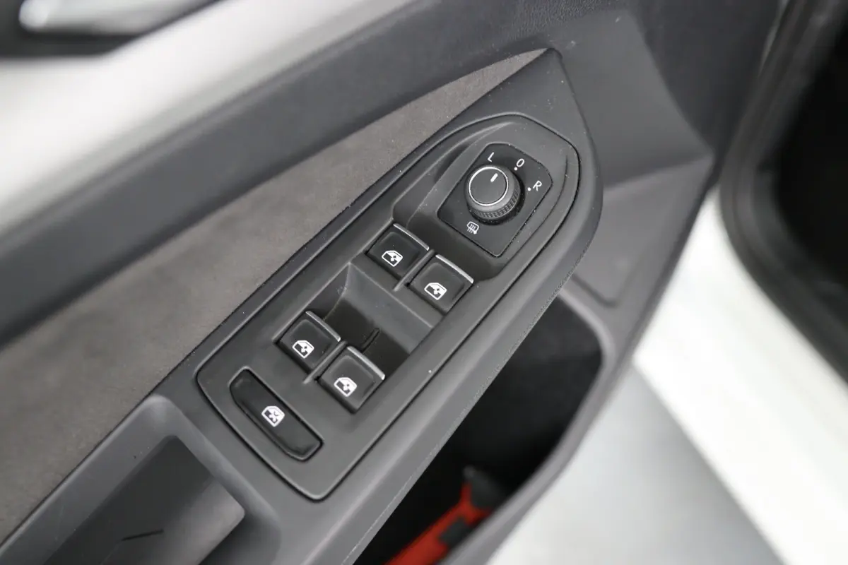 1.5 eTSI 130pk Life Business | DEALER OH! | ERGO STOEL | STOELVERWARMING | ADAPTIVE CRUISE | CARPLAY | CLIMATE CONTROL