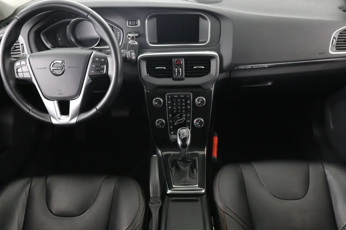 1.5 T3 Polar+ Luxury AUTOMAAT | TREKHAAK | HARMAB/KARDON | PANO DAK | MEMORY SEATS | STOELVERWARMING | DEALER OH!