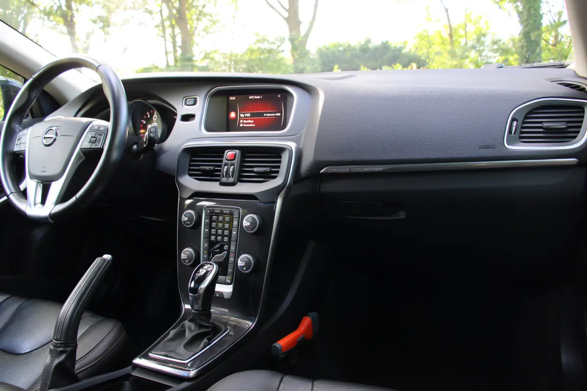 1.5 T3 Polar+ Luxury AUTOMAAT | TREKHAAK | HARMAB/KARDON | PANO DAK | MEMORY SEATS | STOELVERWARMING | DEALER OH!