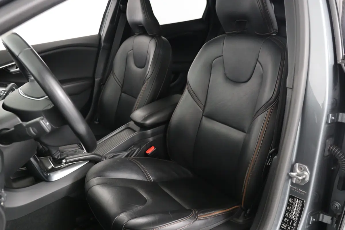 1.5 T3 Polar+ Luxury AUTOMAAT | TREKHAAK | HARMAB/KARDON | PANO DAK | MEMORY SEATS | STOELVERWARMING | DEALER OH!