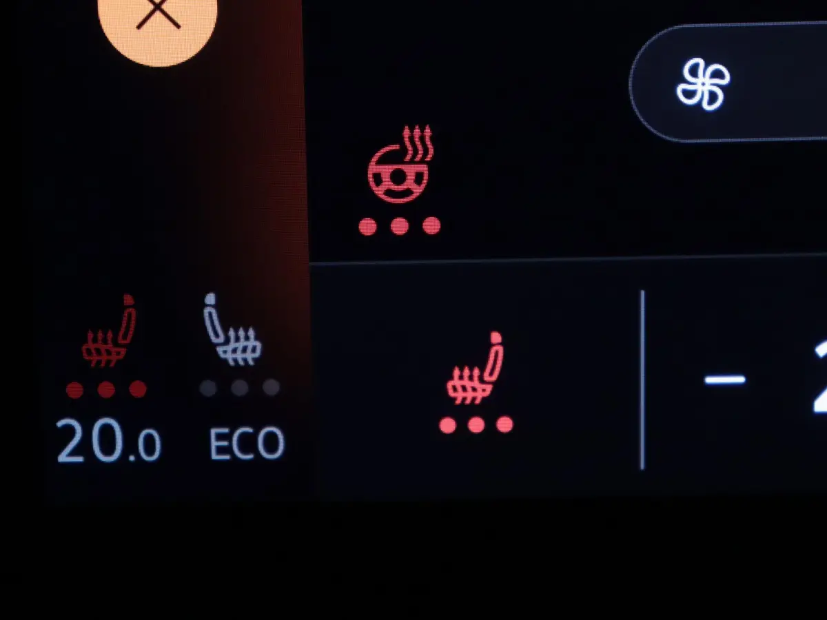 1st 77kWh | Elektrische schuifdeuren | Elektrische achterklep | Black Style | Navigatie | Stoelverwarming en Stuurwielverwarming | Trekhaak | IQ Light
