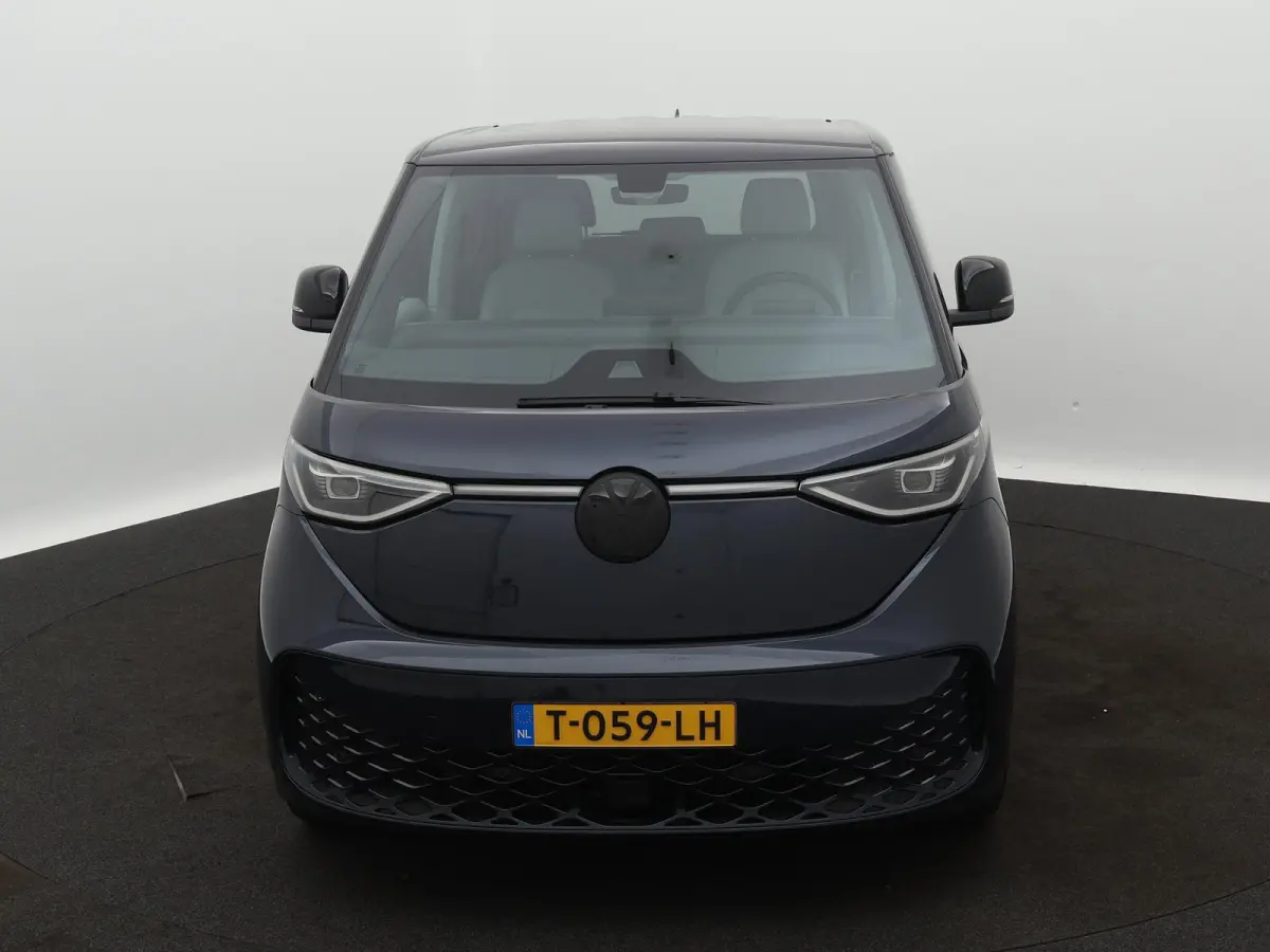1st 77kWh | Elektrische schuifdeuren | Elektrische achterklep | Black Style | Navigatie | Stoelverwarming en Stuurwielverwarming | Trekhaak | IQ Light