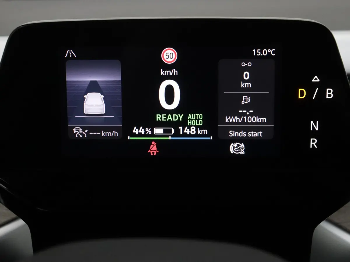 1st 77kWh | Elektrische schuifdeuren | Elektrische achterklep | Black Style | Navigatie | Stoelverwarming en Stuurwielverwarming | Trekhaak | IQ Light