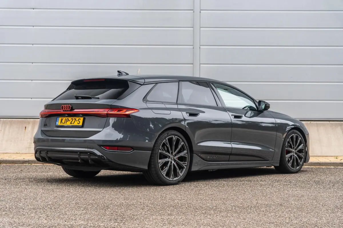286pk S edition 83 kWh | Trekhaak | Scherm Passagier | Sportstoelen