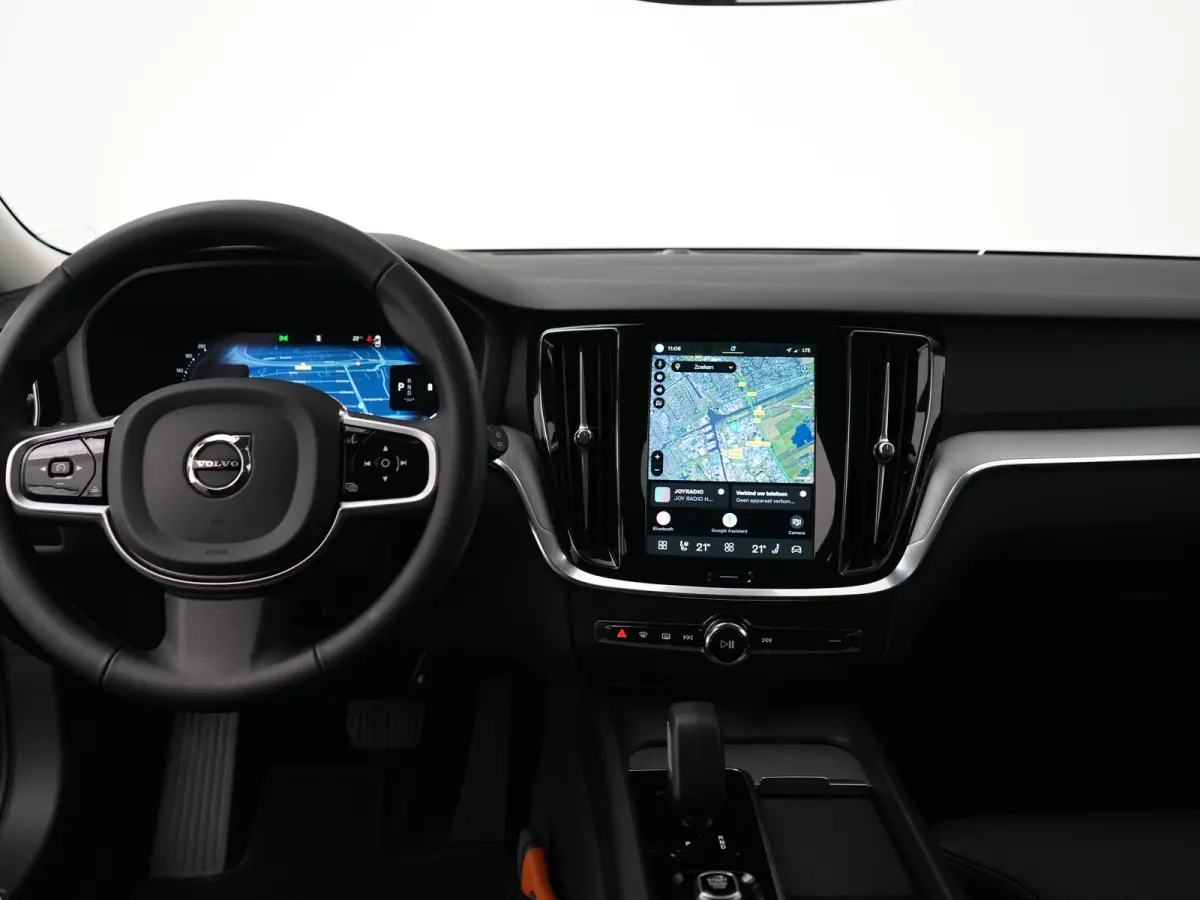 B4 Plus Dark | Elek stoel | Leder | Adaptive Cruise | BLIS | Trekhaak | Keyless Entry | Camera