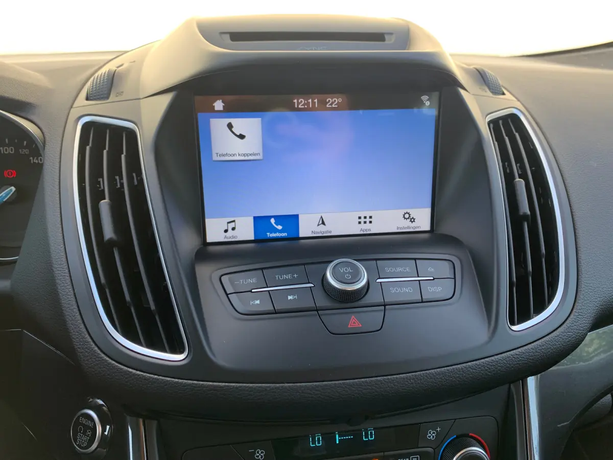 1.0 Titanium Airco | Cruise Control | DAB | Keyless | LMV 17" | Navi | Parkeerassist | PDC V&A | Voorruitverwarming |