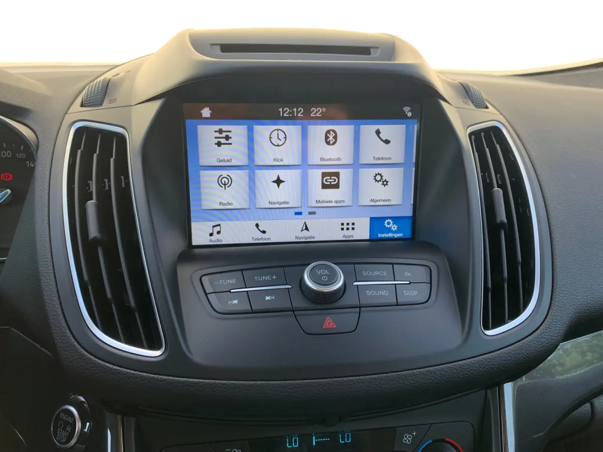 1.0 Titanium Airco | Cruise Control | DAB | Keyless | LMV 17" | Navi | Parkeerassist | PDC V&A | Voorruitverwarming |