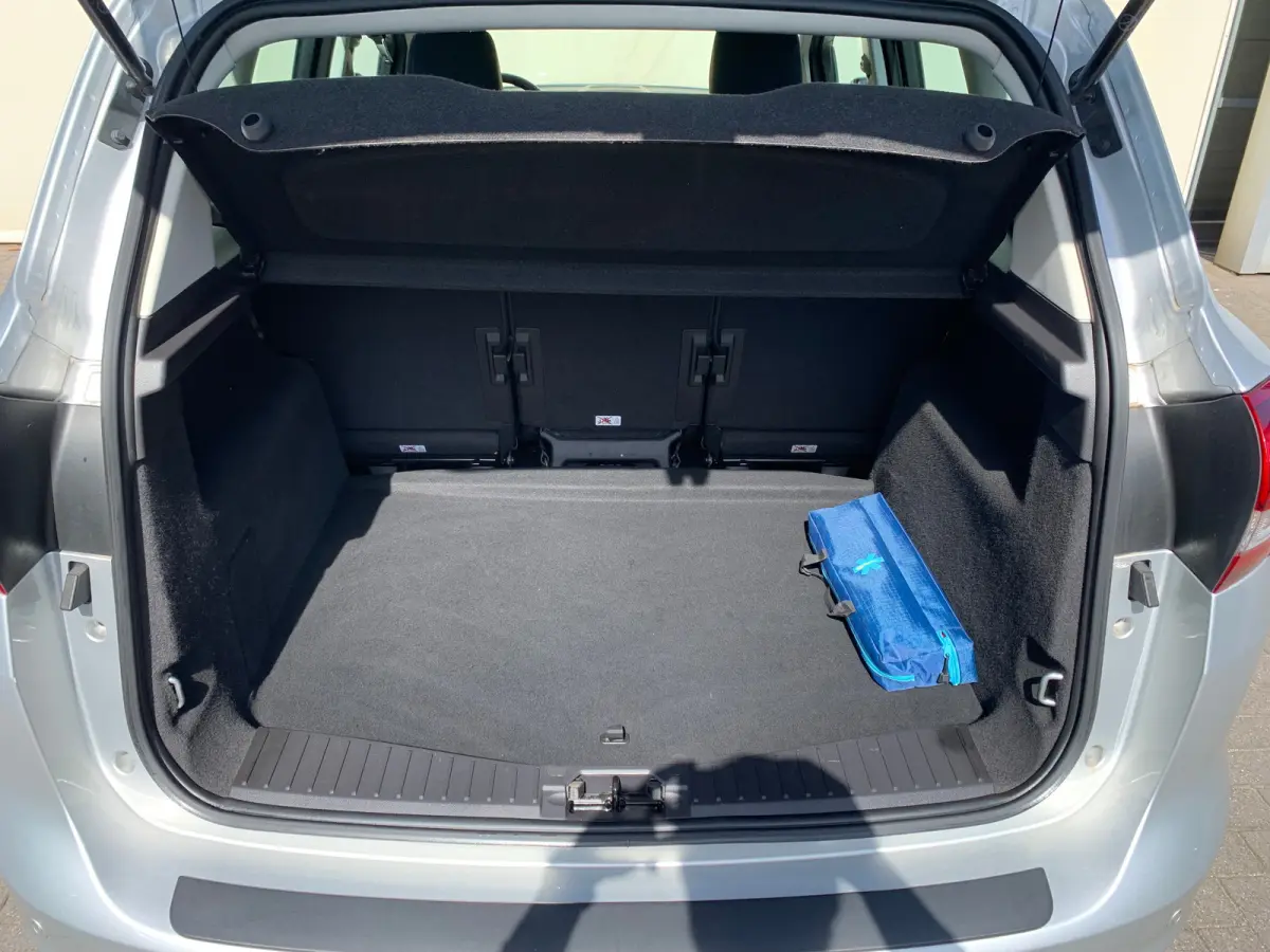 1.0 Titanium Airco | Cruise Control | DAB | Keyless | LMV 17" | Navi | Parkeerassist | PDC V&A | Voorruitverwarming |