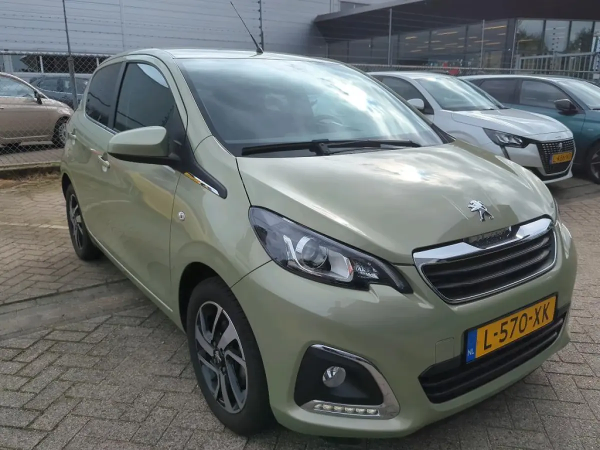 1.0 e-VTi Allure | Navi by app | Apple carplay | Camera | LED | Mistlampen | NL auto | 15.000km |