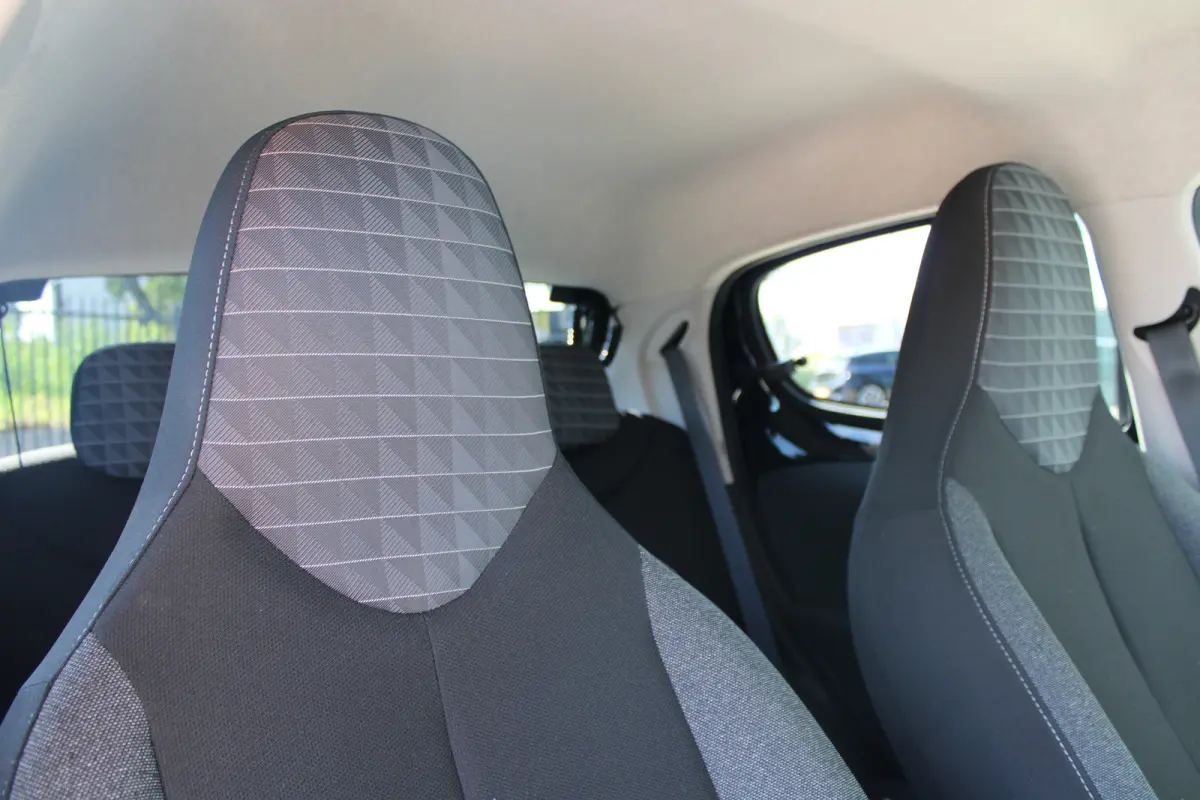 1.0 e-VTi Active | Airconditioning | Bluetooth | Mistlampen | Extra getinte ramen | NL auto | 42.000km |