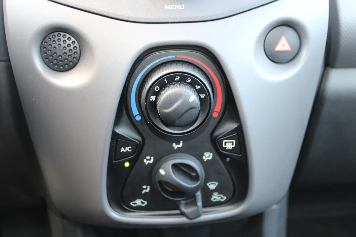 1.0 e-VTi Active | Airconditioning | Bluetooth | Mistlampen | Extra getinte ramen | NL auto | 42.000km |