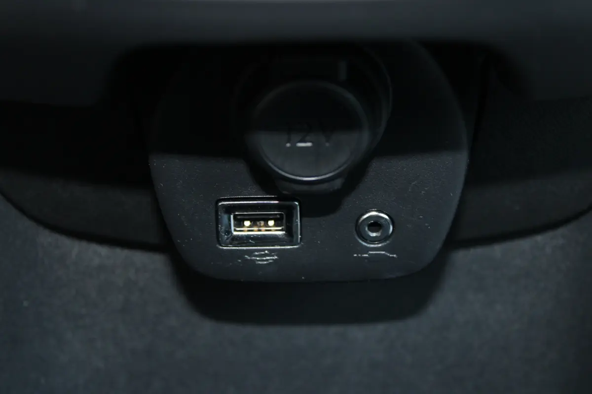 1.0 e-VTi Active | Airconditioning | Bluetooth | Mistlampen | Extra getinte ramen | NL auto | 42.000km |