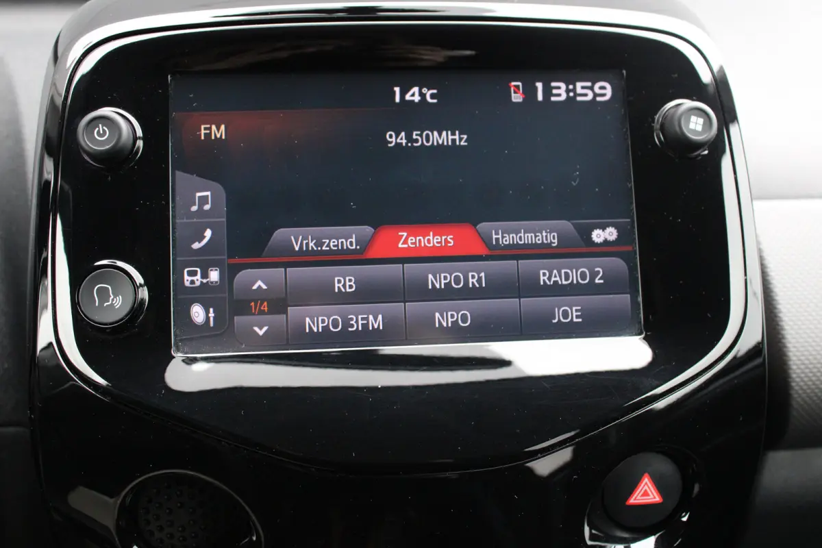 1.0 e-VTi Allure | Navi by app | Camera | Climate control | Apple carplay | Lichtmetaal | LED | Mistlampen |