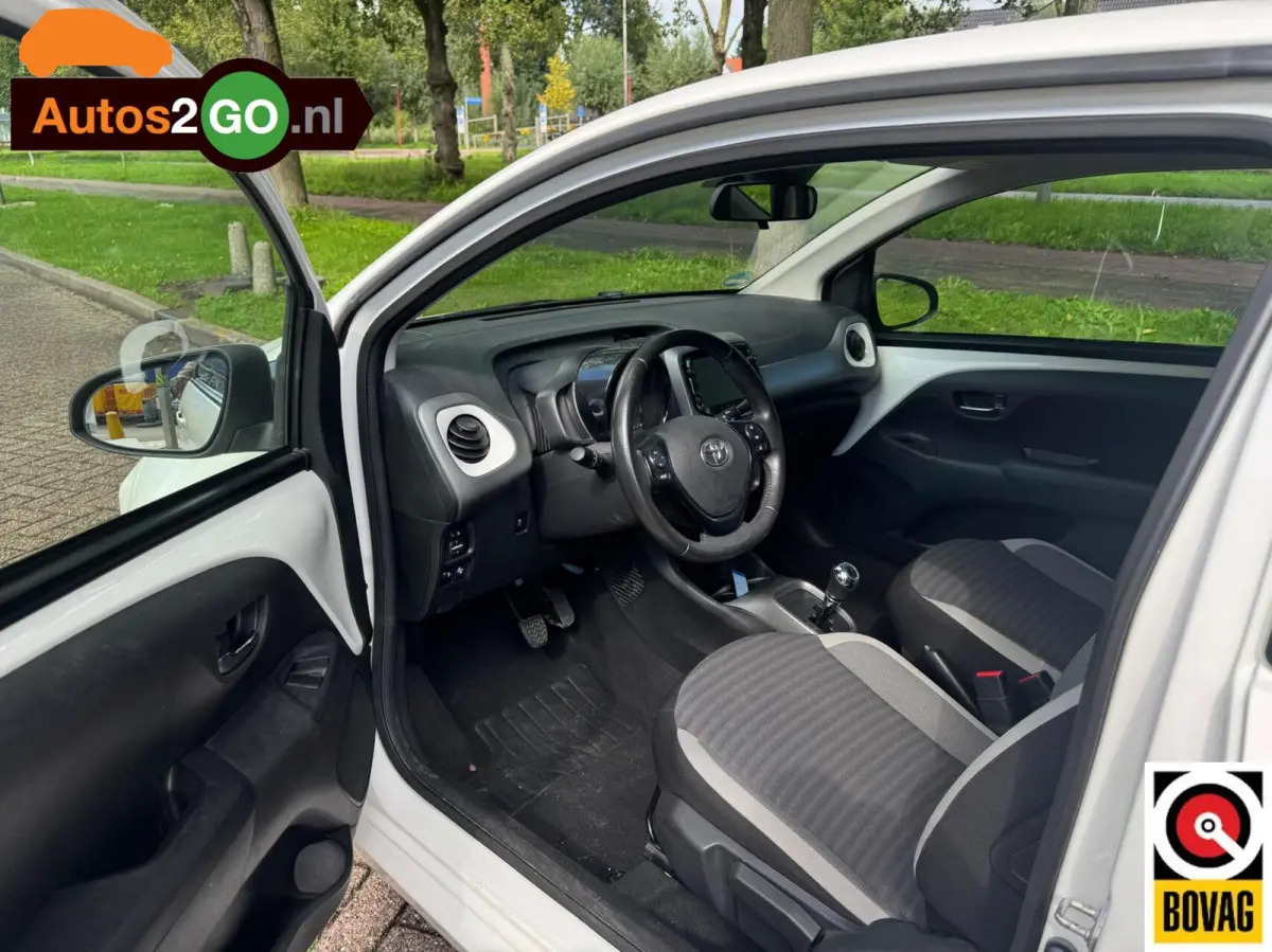 1.0 VVT-i x-play