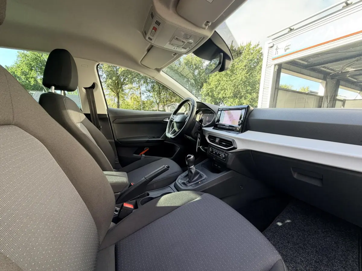 1.0 EcoTSI Style Business Connect | Carplay | Cruise | Stoelverwarming | Digital Cockpit | Led | Dealer Onderhouden