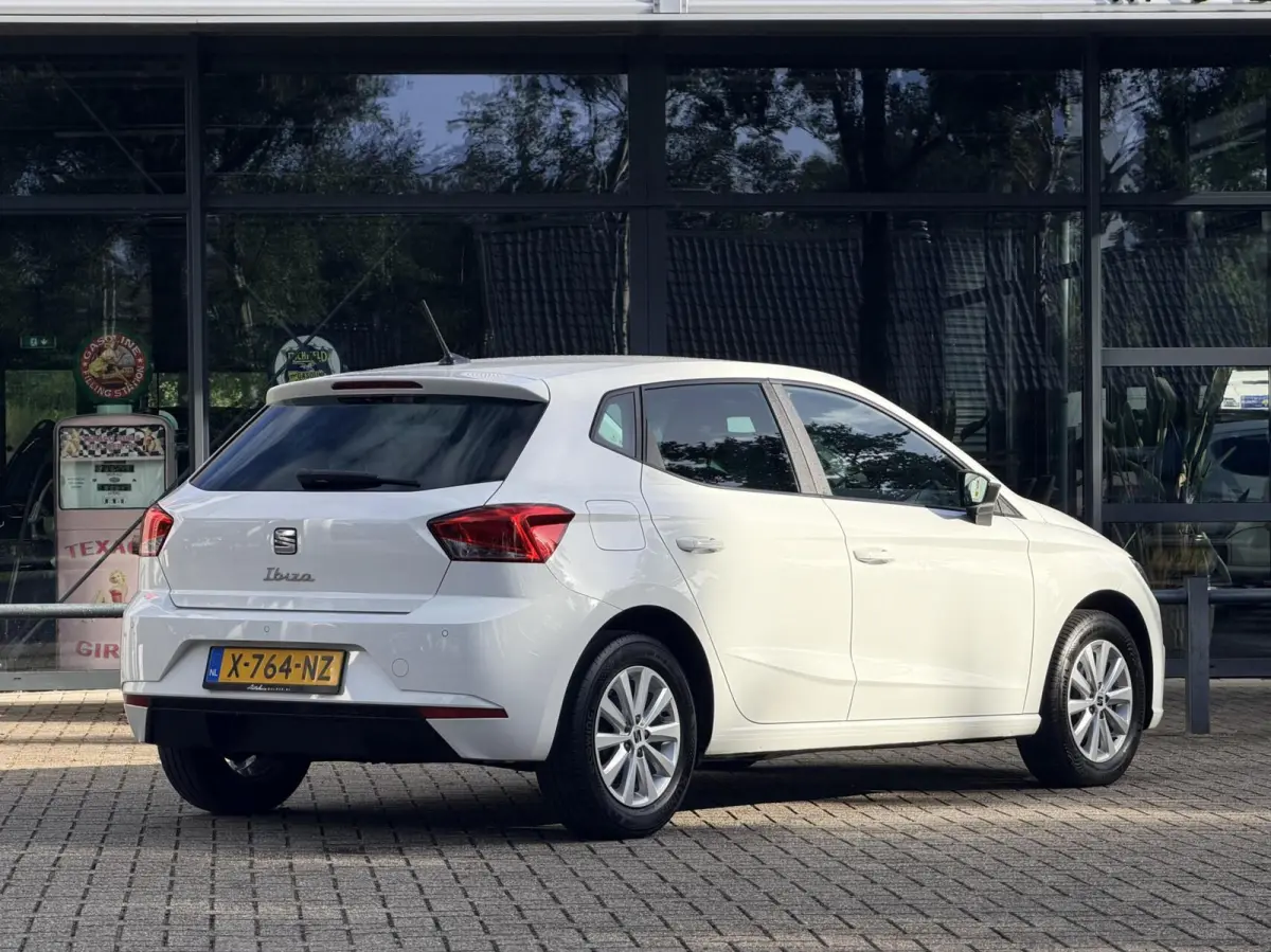 1.0 EcoTSI Style Business Connect | Carplay | Cruise | Stoelverwarming | Digital Cockpit | Led | Dealer Onderhouden
