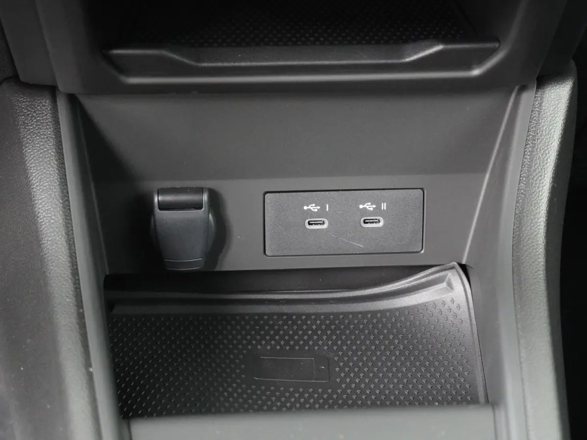 1.8 HEV Black Edition | Nu 2000,- korting!! |