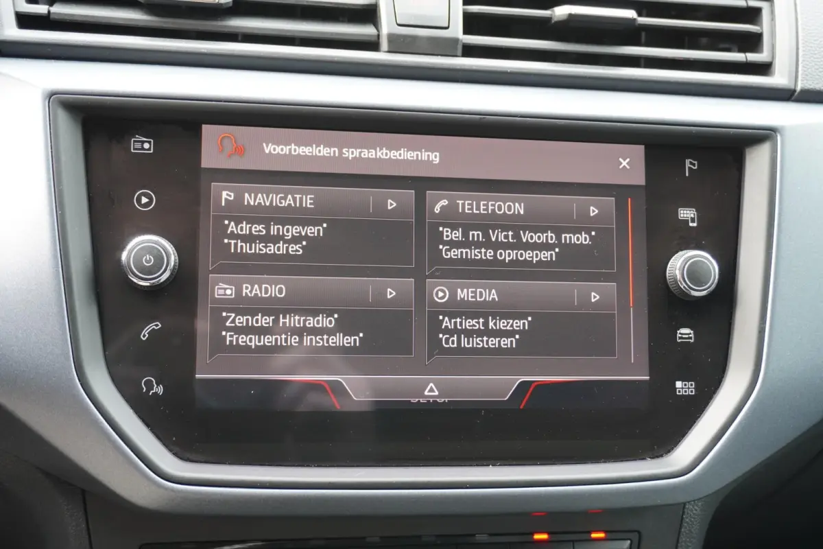 1.0 TSI 95pk Style Business Intense | Adaptive Cruise | Android Auto & Apple CarPlay | Clima | Draadloos Opladen Telefoon