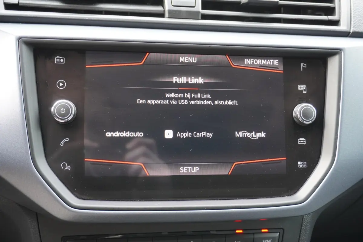 1.0 TSI 95pk Style Business Intense | Adaptive Cruise | Android Auto & Apple CarPlay | Clima | Draadloos Opladen Telefoon