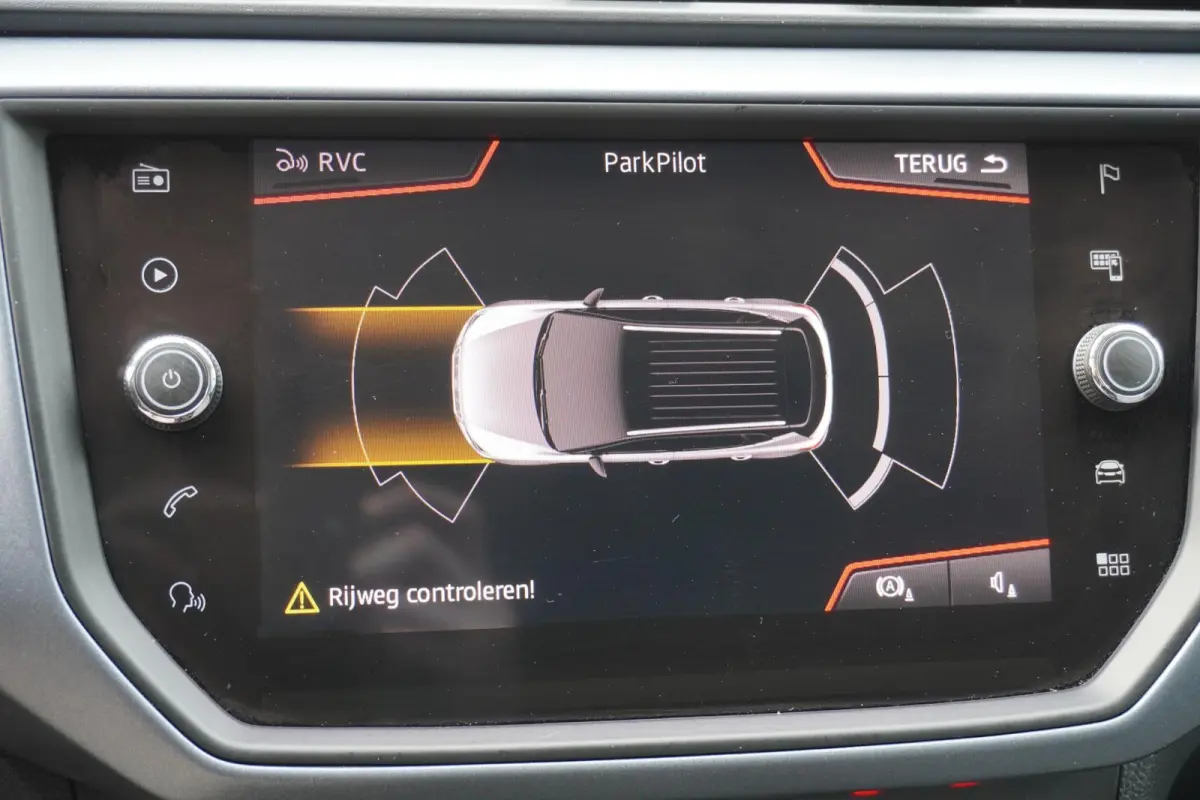 1.0 TSI 95pk Style Business Intense | Adaptive Cruise | Android Auto & Apple CarPlay | Clima | Draadloos Opladen Telefoon