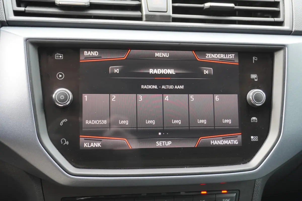 1.0 TSI 95pk Style Business Intense | Adaptive Cruise | Android Auto & Apple CarPlay | Clima | Draadloos Opladen Telefoon
