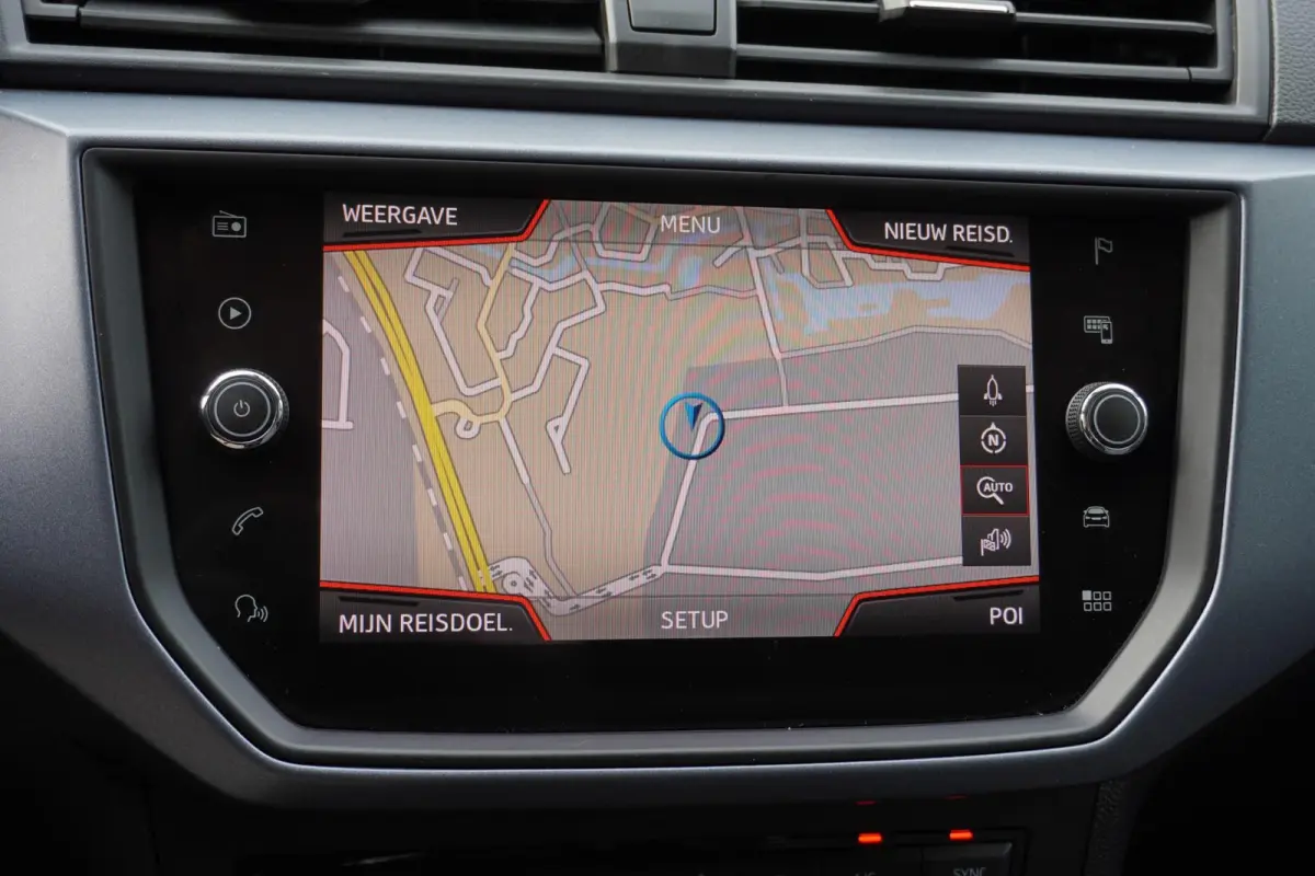 1.0 TSI 95pk Style Business Intense | Adaptive Cruise | Android Auto & Apple CarPlay | Clima | Draadloos Opladen Telefoon