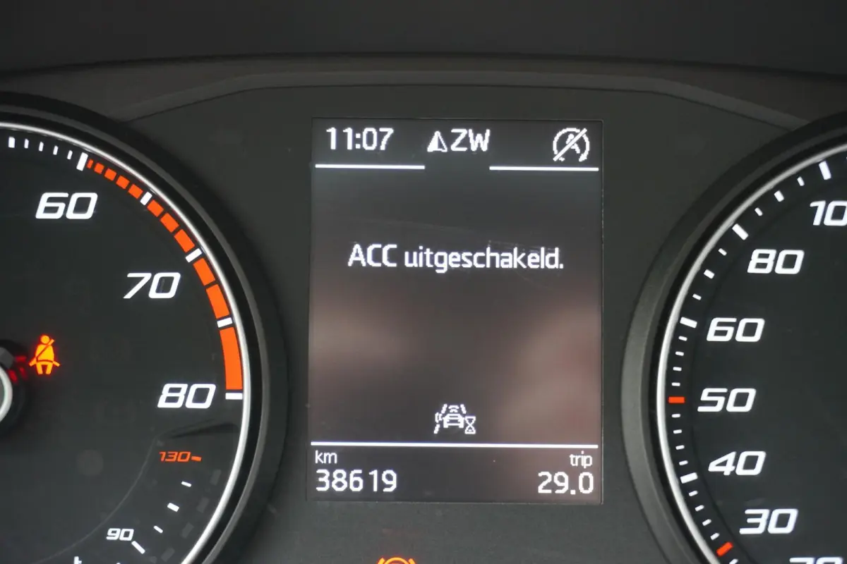 1.0 TSI 95pk Style Business Intense | Adaptive Cruise | Android Auto & Apple CarPlay | Clima | Draadloos Opladen Telefoon