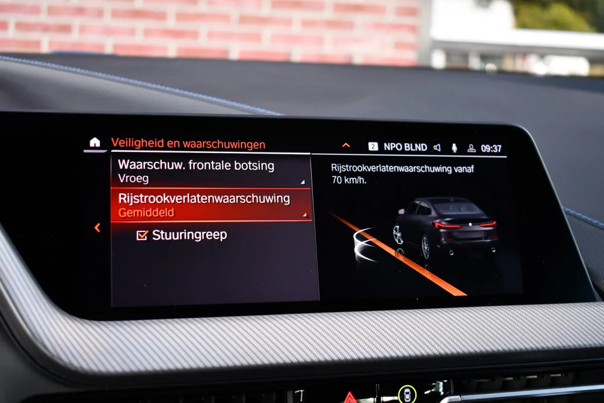 218i M-Sport Shadowline Trekhaak 18inch Live-cockpit Sfeerverlichting