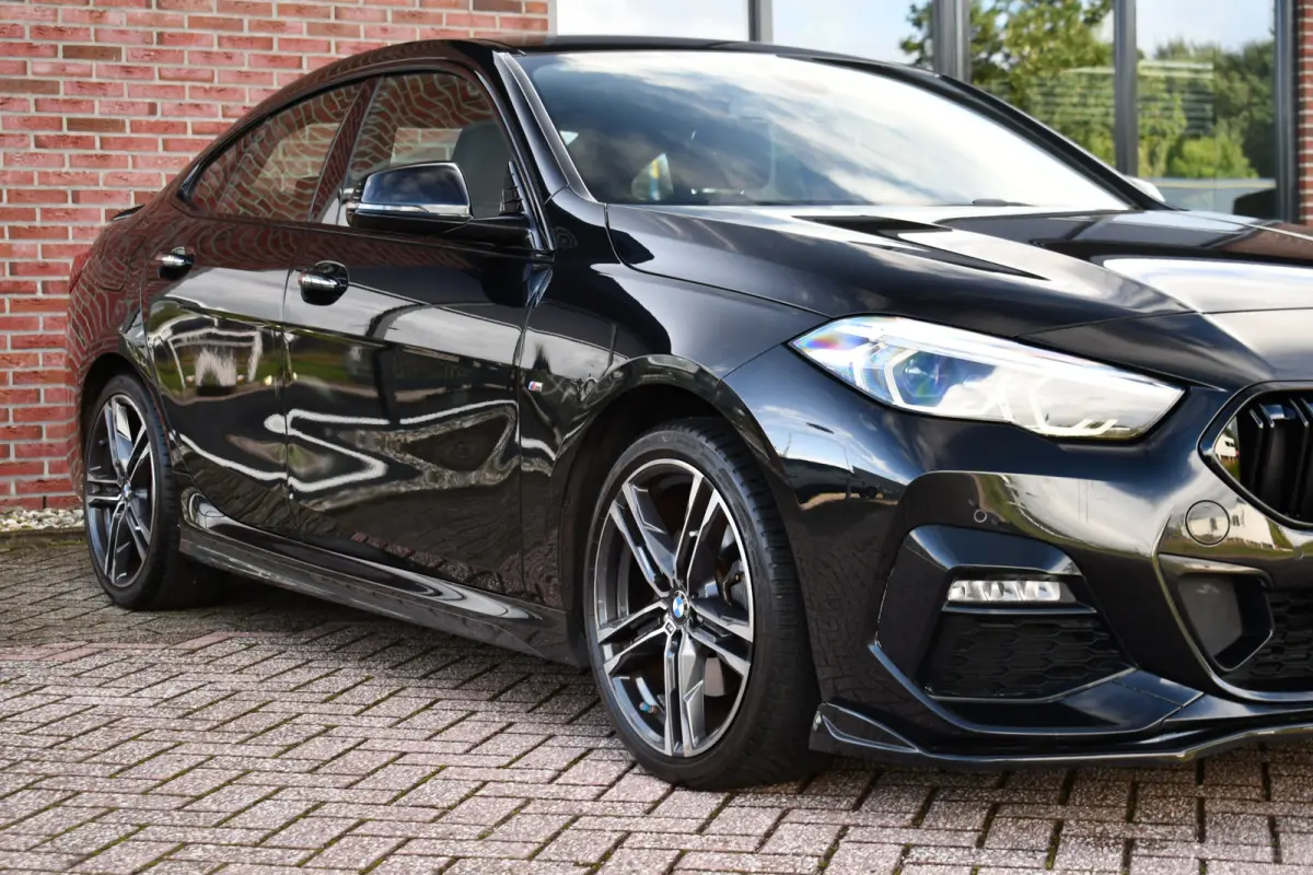 218i M-Sport Shadowline Trekhaak 18inch Live-cockpit Sfeerverlichting