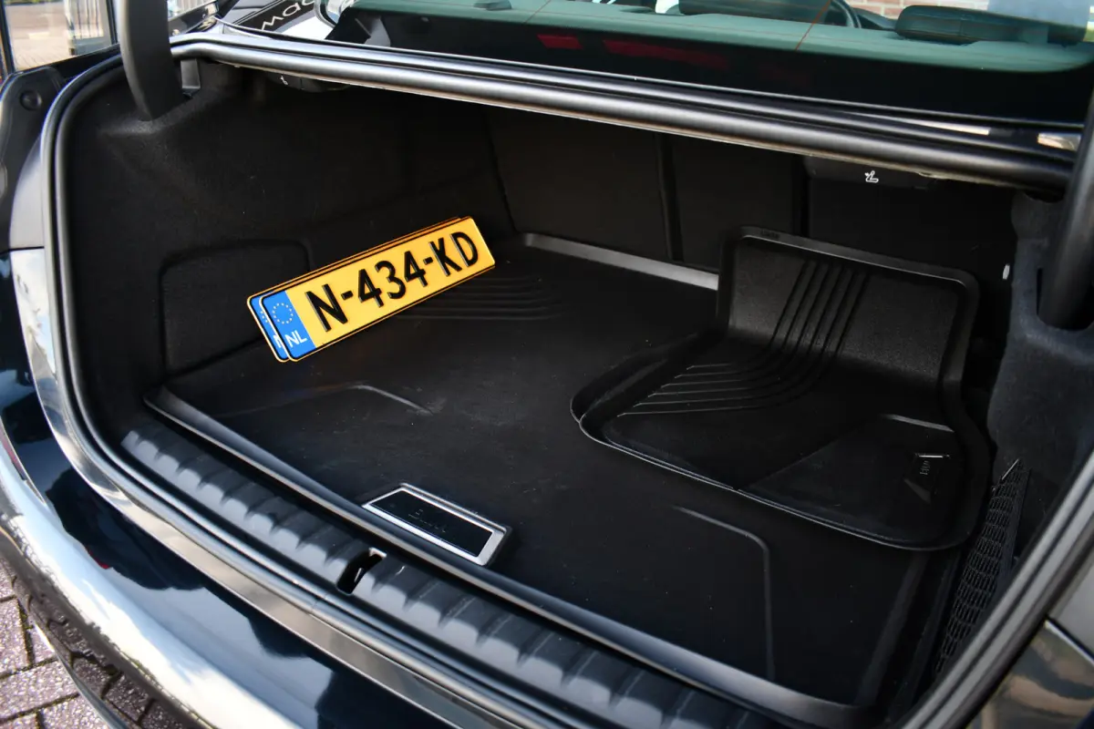 218i M-Sport Shadowline Trekhaak 18inch Live-cockpit Sfeerverlichting