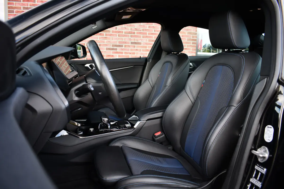 218i M-Sport Shadowline Trekhaak 18inch Live-cockpit Sfeerverlichting