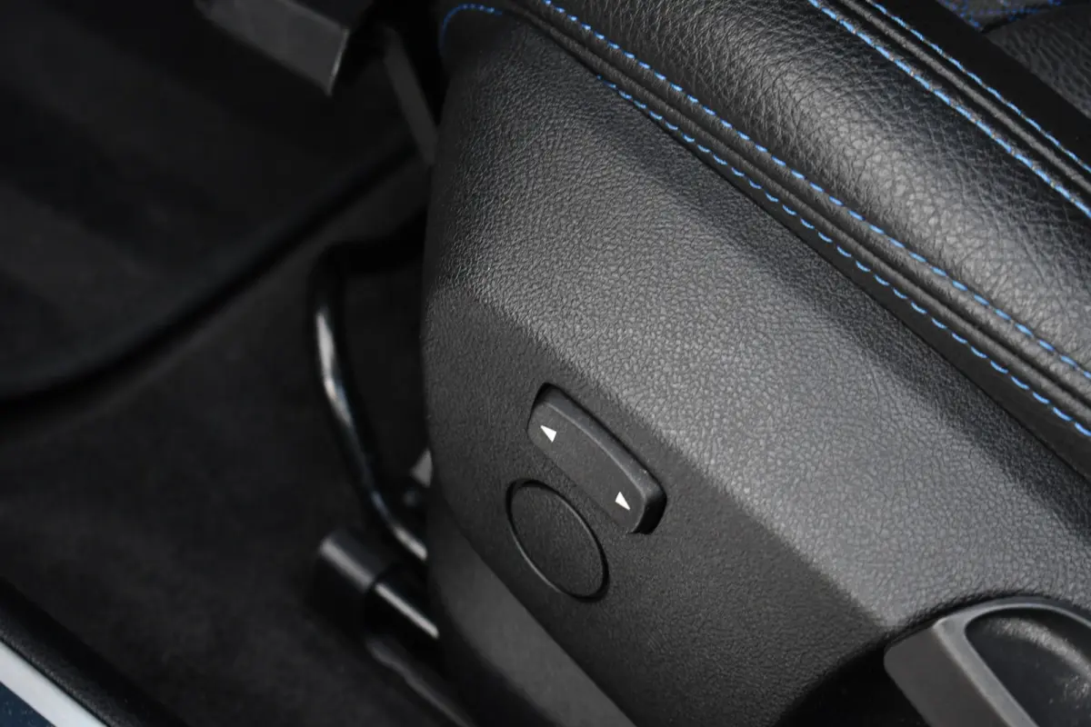 218i M-Sport Shadowline Trekhaak 18inch Live-cockpit Sfeerverlichting