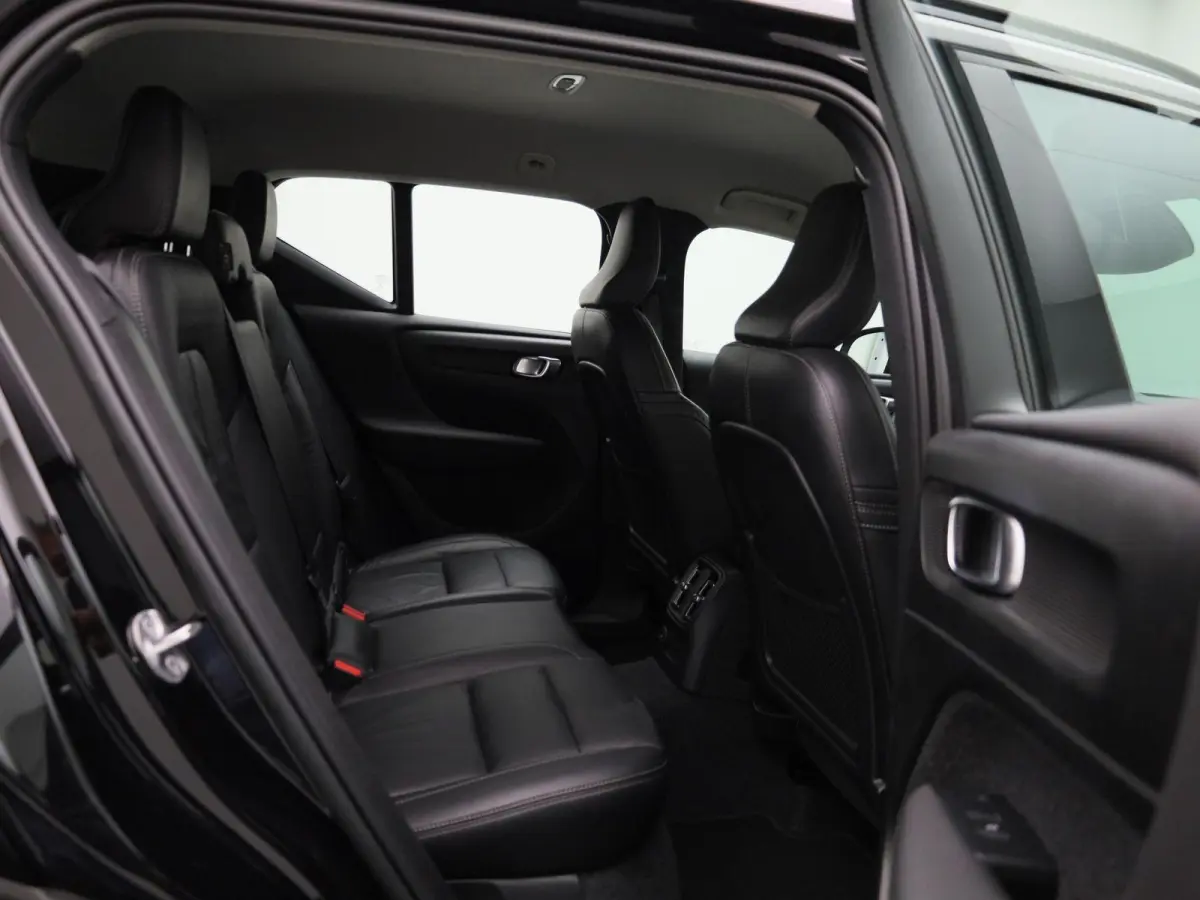 1.5 T4 Plug-in hybrid Plus Dark | LEER | HARMAN KARDON | CAMERA | COMFORTSTOELEN | STOELVERWARMING | NAVIGATIE |