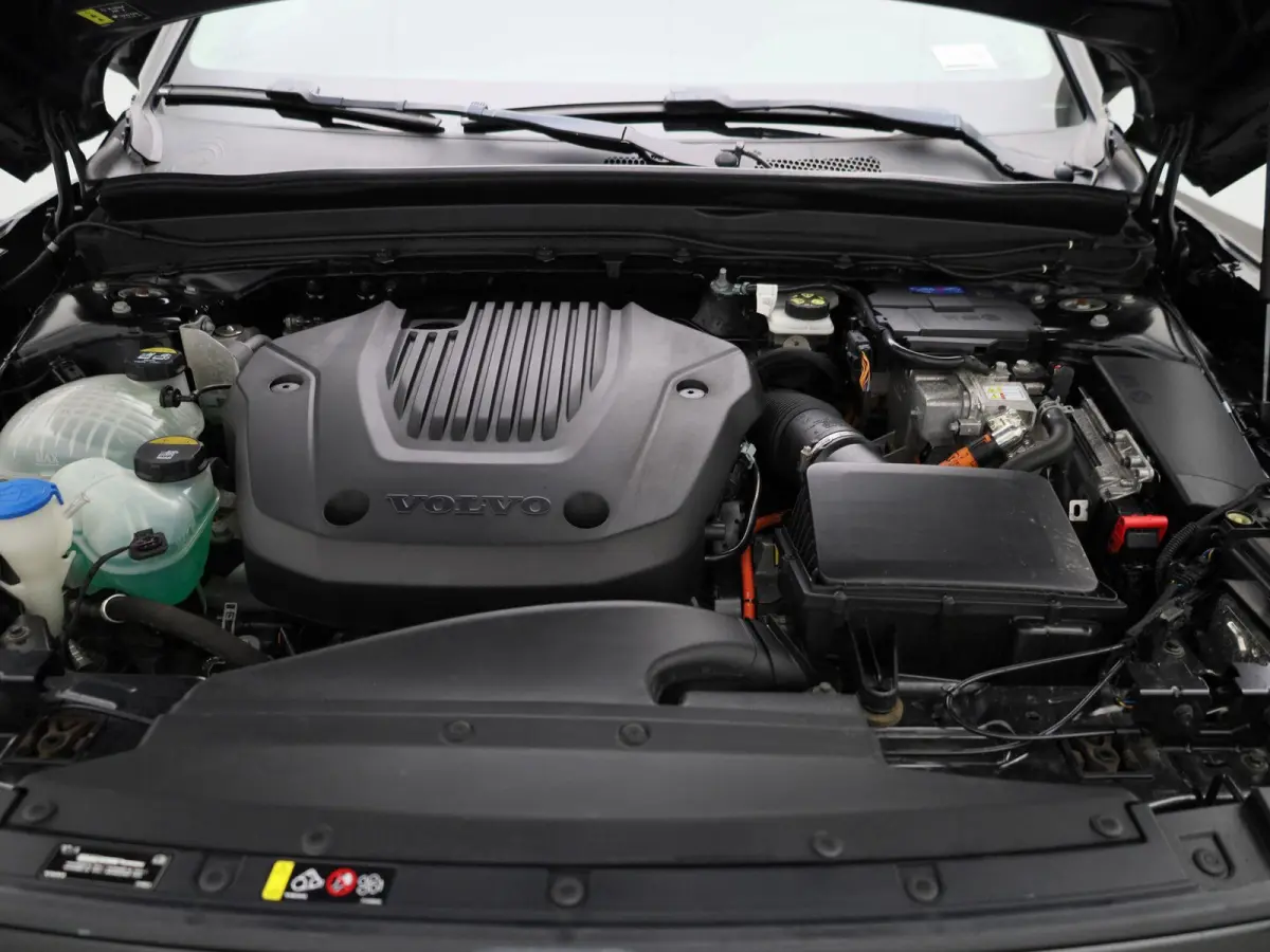 1.5 T4 Plug-in hybrid Plus Dark | LEER | HARMAN KARDON | CAMERA | COMFORTSTOELEN | STOELVERWARMING | NAVIGATIE |